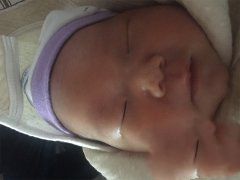新生儿降临为万小姐重新带来笑容